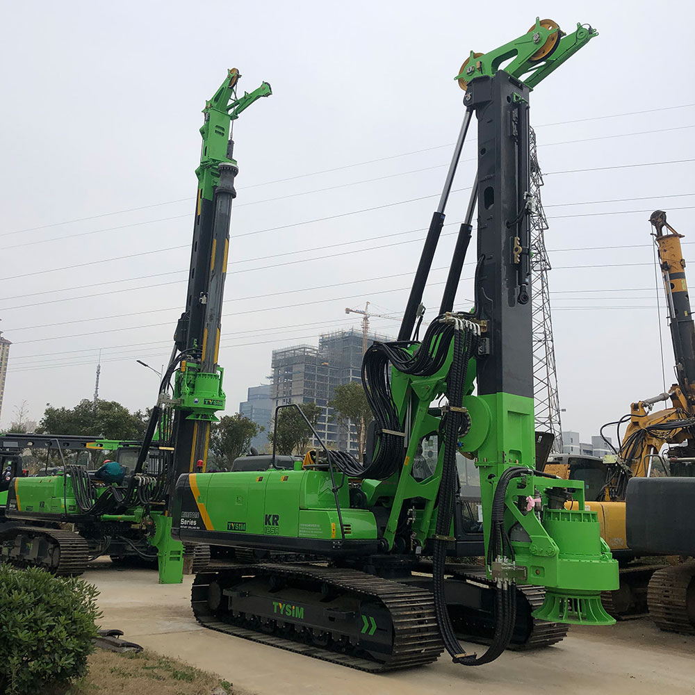 Low headroom drilling rig